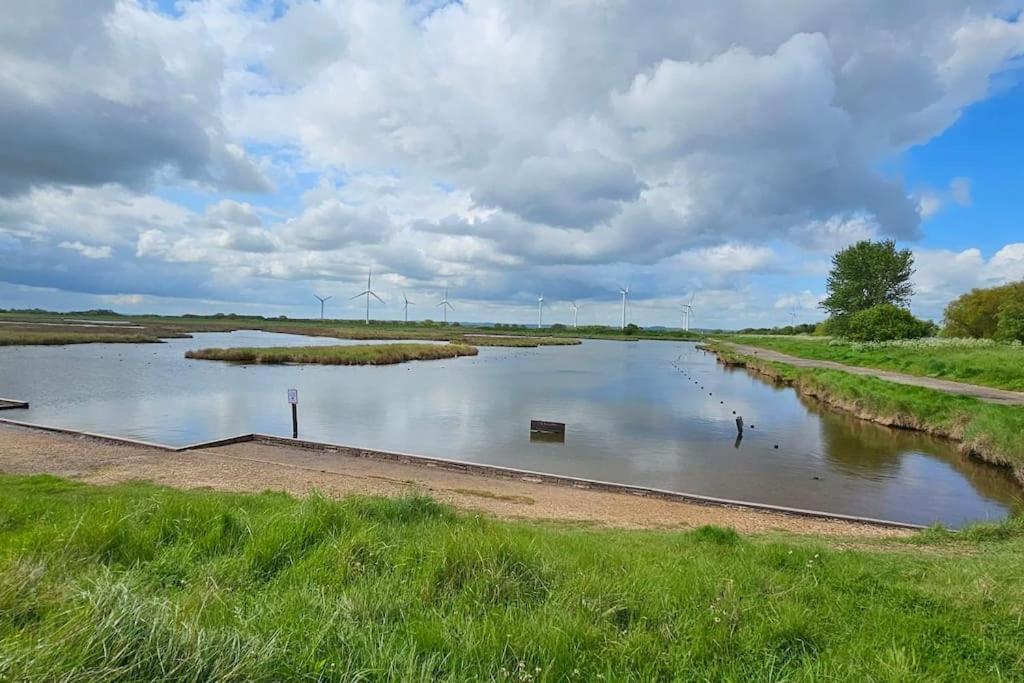 Humberston Boathouse Lodge & Hot Tub - Cleethorpes Beach Cabin Chalet Kültér fotó