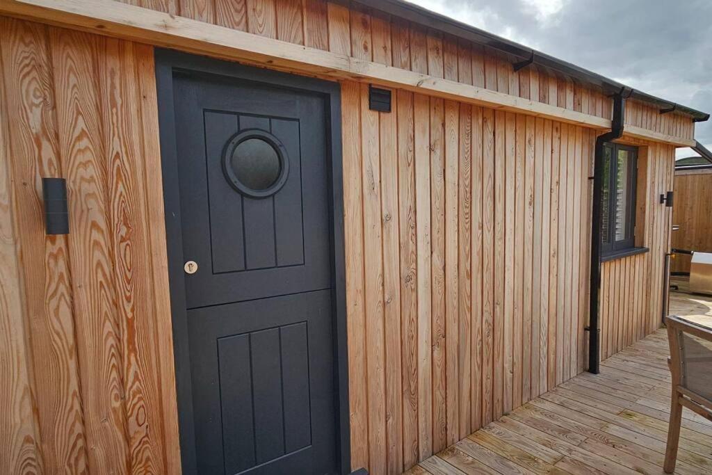 Humberston Boathouse Lodge & Hot Tub - Cleethorpes Beach Cabin Chalet Kültér fotó