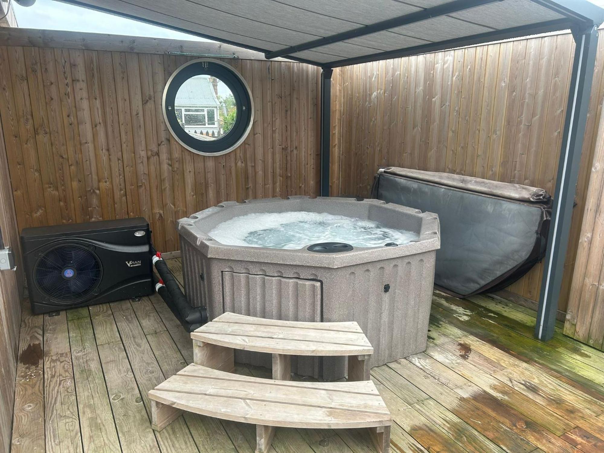 Humberston Boathouse Lodge & Hot Tub - Cleethorpes Beach Cabin Chalet Kültér fotó
